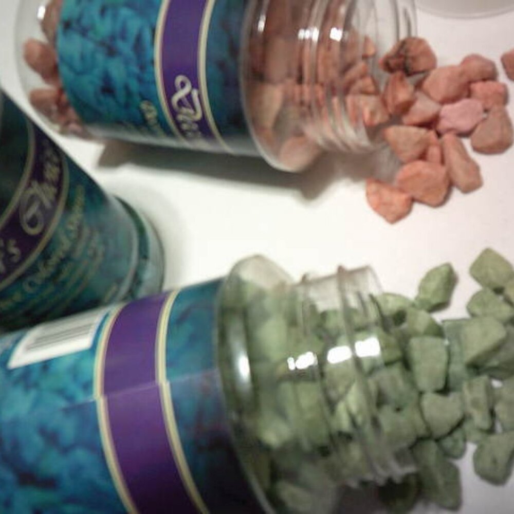COLLECTOR'S CHOICE DECORATIVE COLORED STONES 4 BOTTLES ALL CRAFTS SCREW ON LIDS